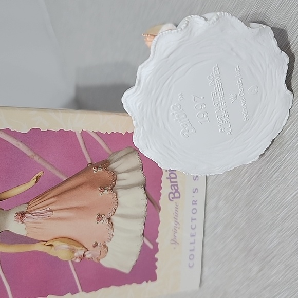 Hallmark Springtime Barbie Keepsake Ornament in box - Picture 4 of 5
